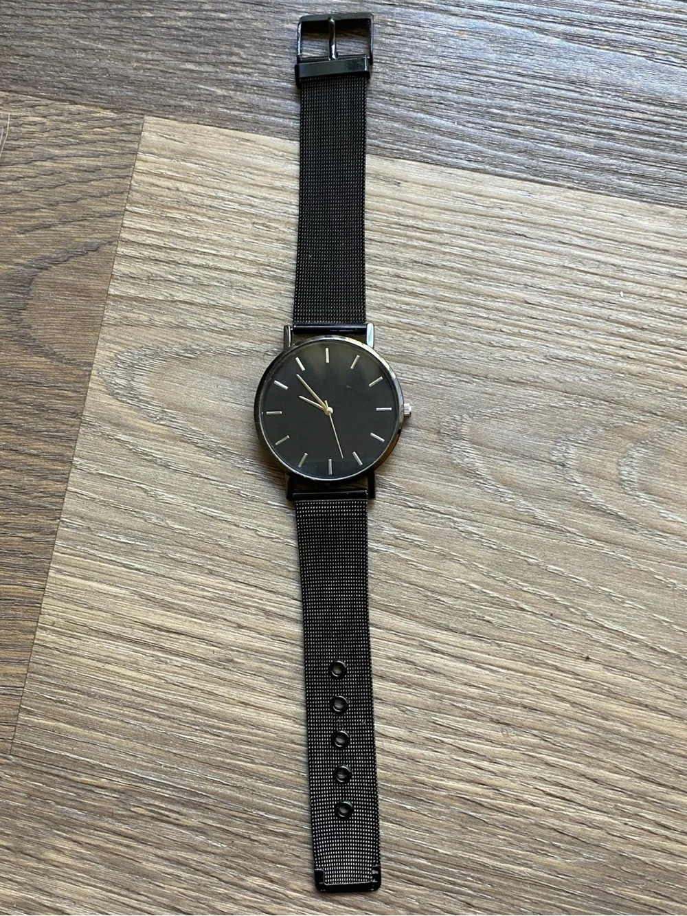Minimalist Black Men's Mesh Strap Watch